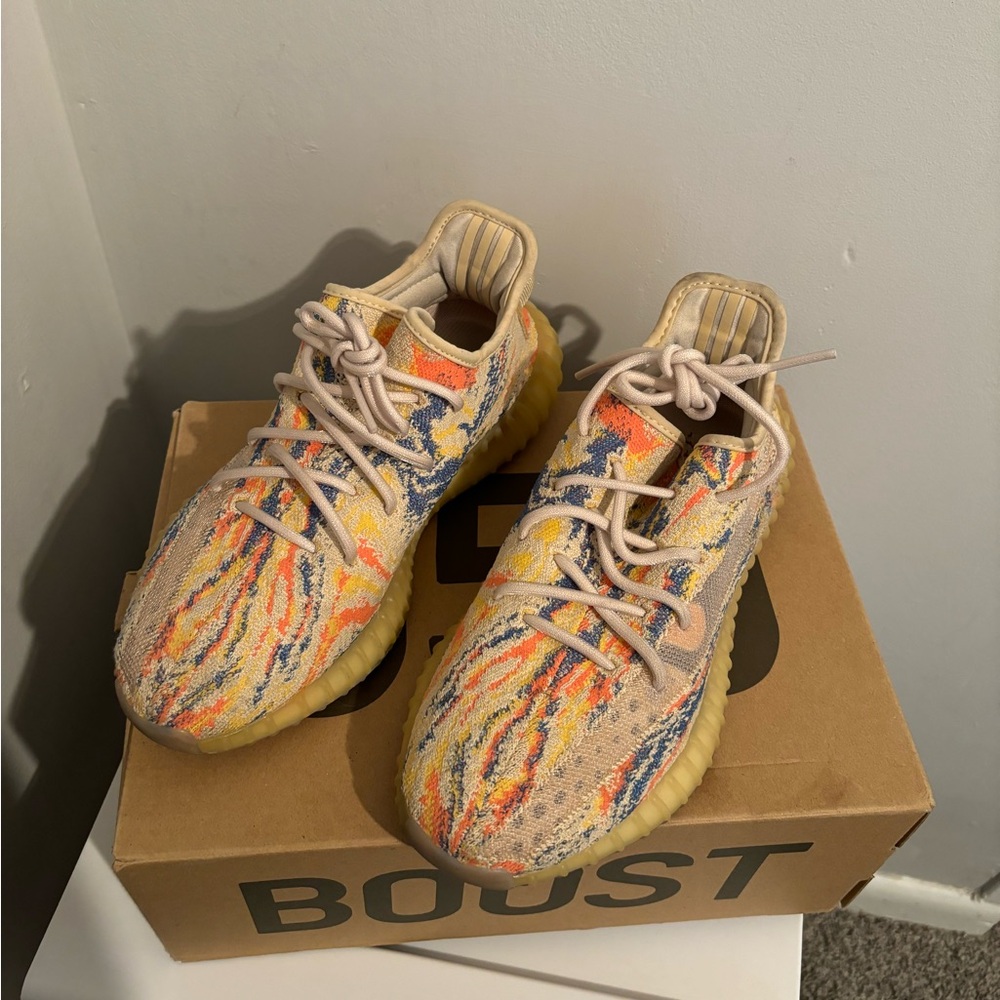 Yeezy 350 V2